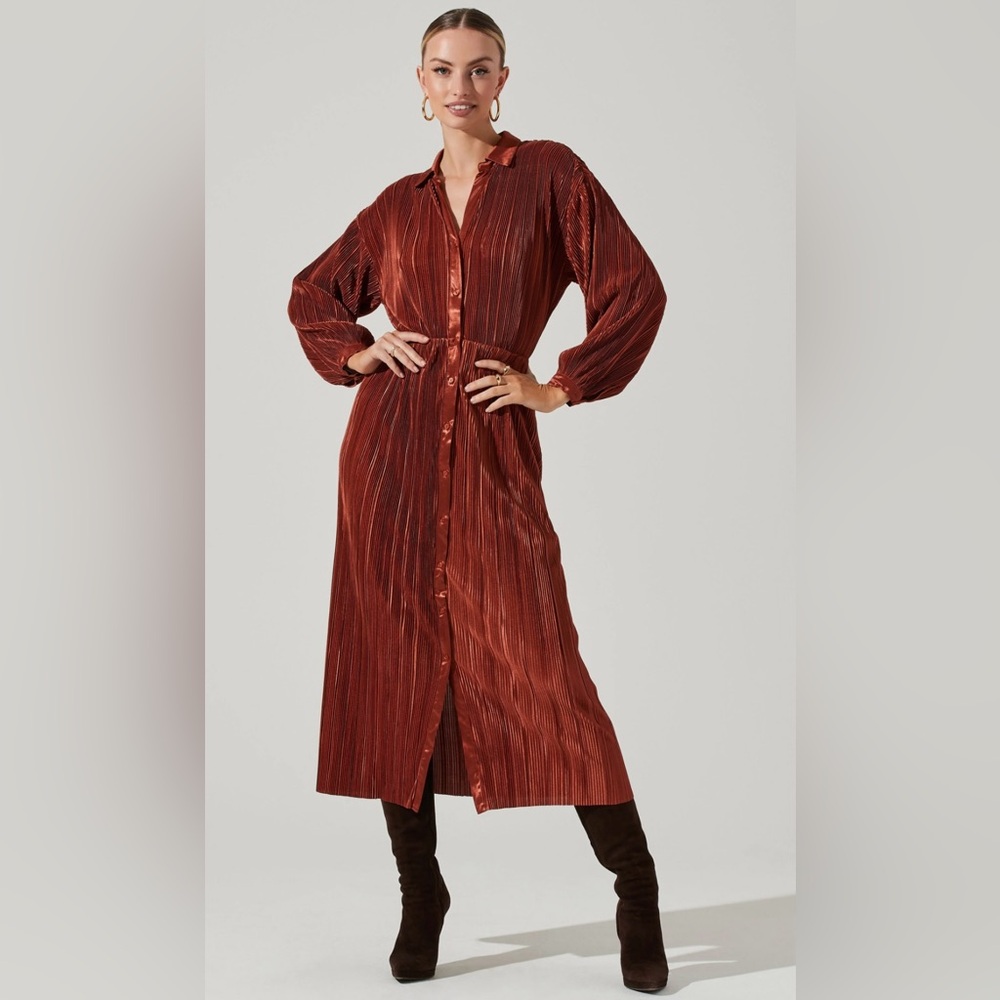 ASTR The Label Ferran Plisse Cutout Button Down Long Sleeve Midi Dress
